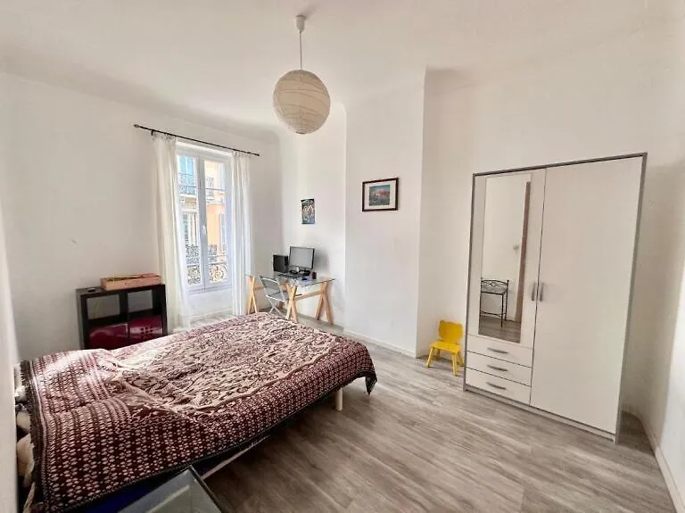 Large Flat W Balcony Nice Centre France
