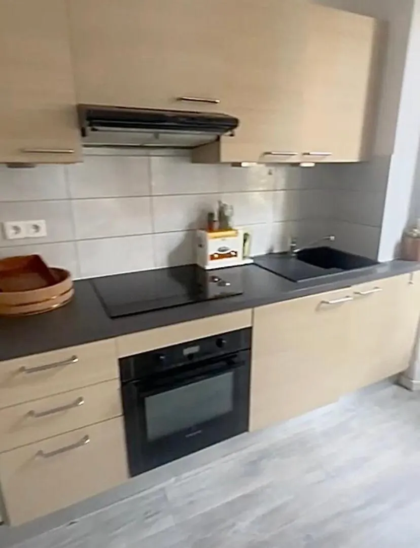 Large Flat W Balcony Nice Centre 0*,  Francie